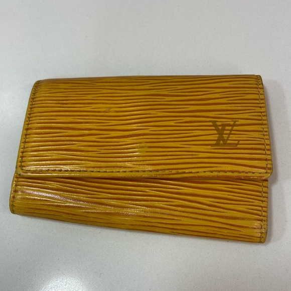 Louis Vuitton Authentic Vintage Yellow Purple Epi 6-Key Holder - Picture 10 of 15